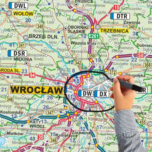Polska mapa ścienna administracyjno-drogowa z tablicami rejestracyjnymi 1:500 000, 145x140 cm, ArtGlob
